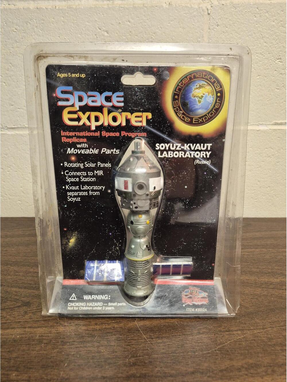 Space Explorer Soyuz-Kvaut Laboratory Replica with Moveable Parts